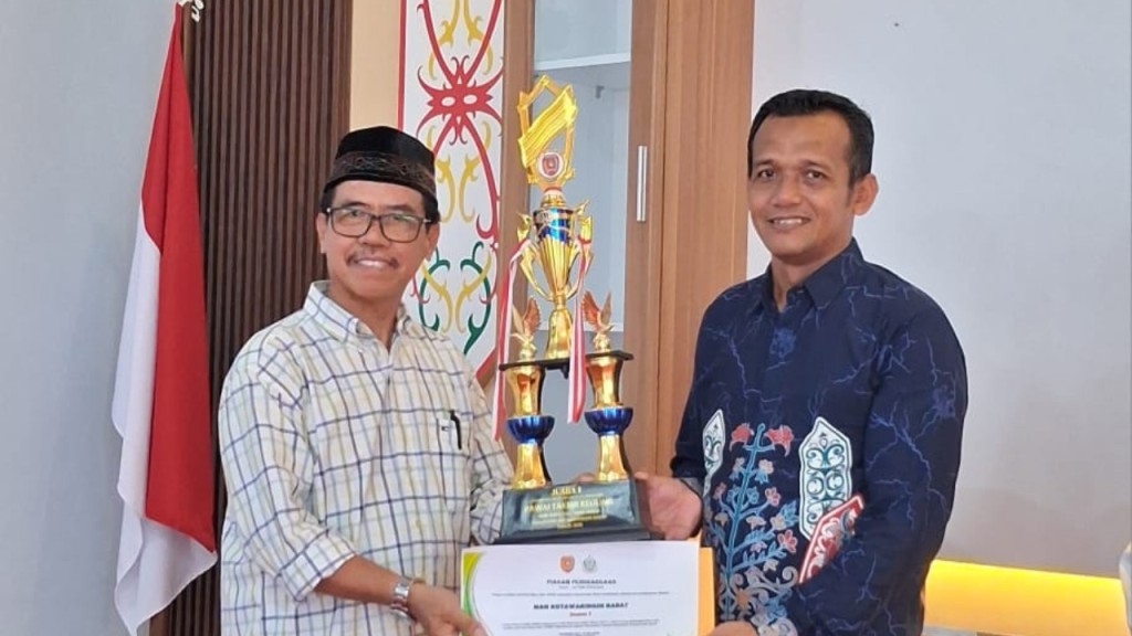 MAN Kobar Raih Juara 1 Pawai Takbir Keliling