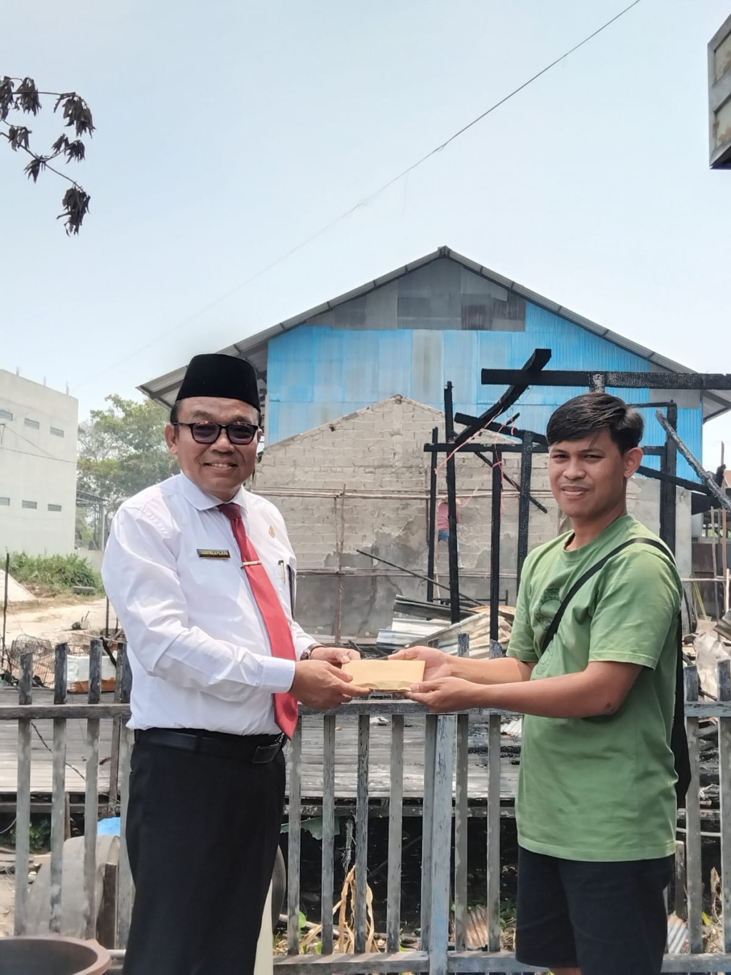 MAN Kobar Bantu Korban Musibah Kebakaran