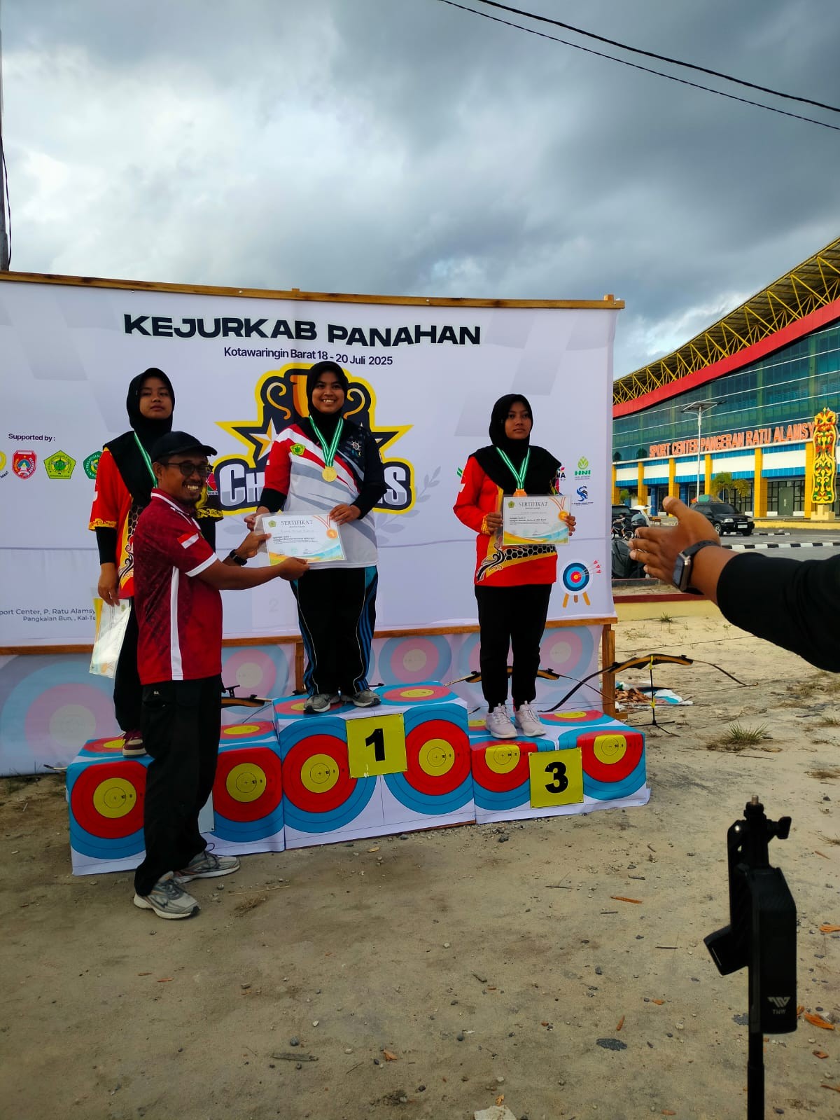 Raghbah Maziyah Badhawie A. Raih Prestasi Kejuaraan Panahan Putri